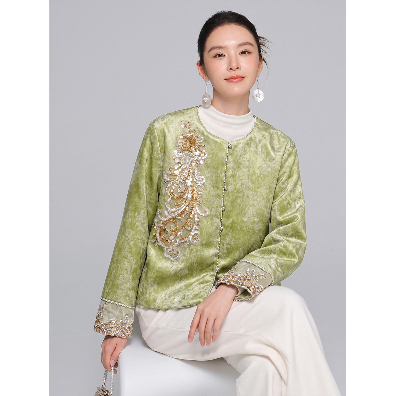 新中式重工钉珠刺绣棉服女秋冬国风缎面珍珠扣唐装外套