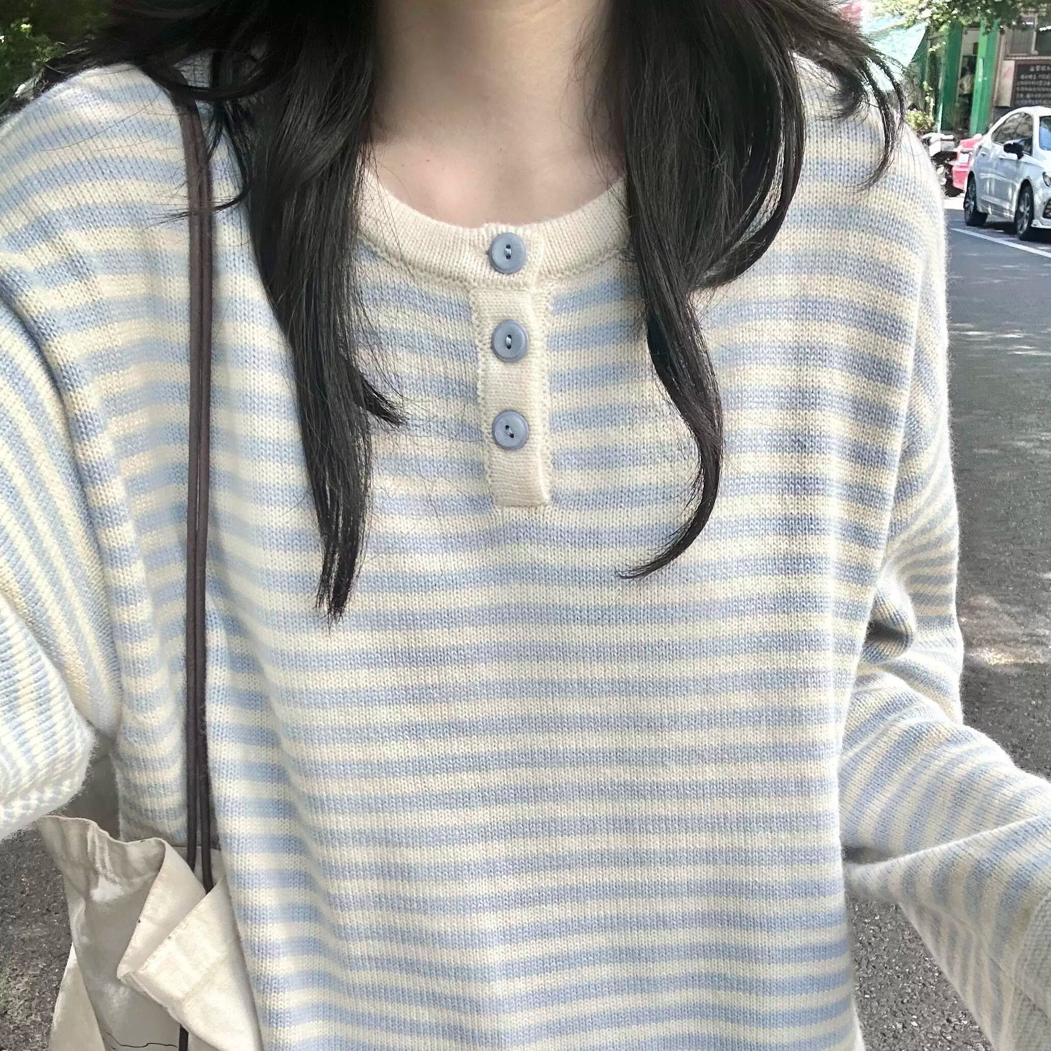 蓝色条纹撞色针织衫上衣女2026新款慵懒风早秋季穿搭宽松韩系毛衣
