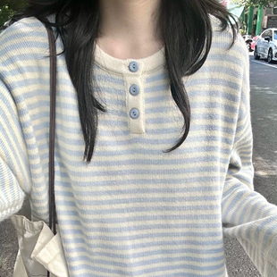 蓝色条纹撞色针织衫上衣女2026新款慵懒风早秋季穿搭宽松韩系毛衣