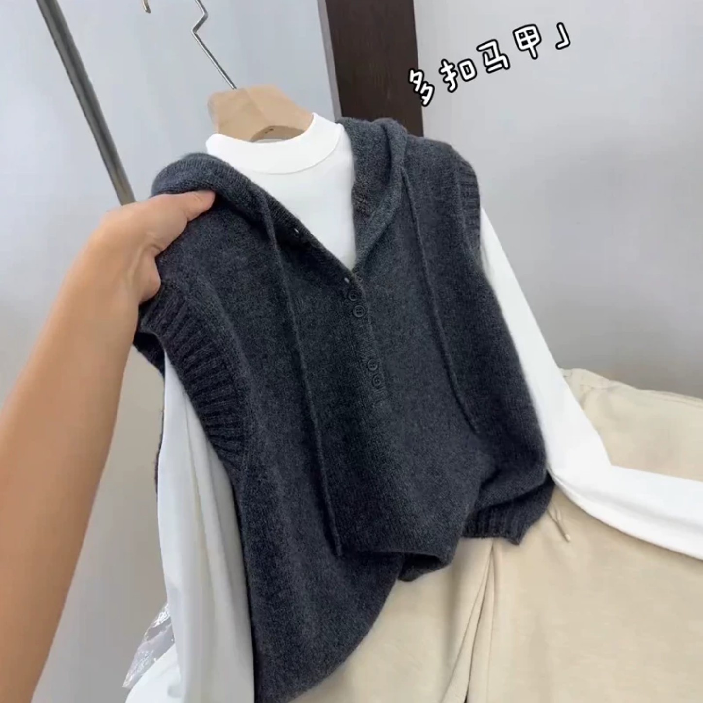慵懒风连帽套头针织马甲毛衣坎肩图片