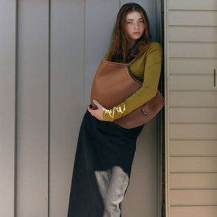 韩国当季大爆款牛皮单肩包