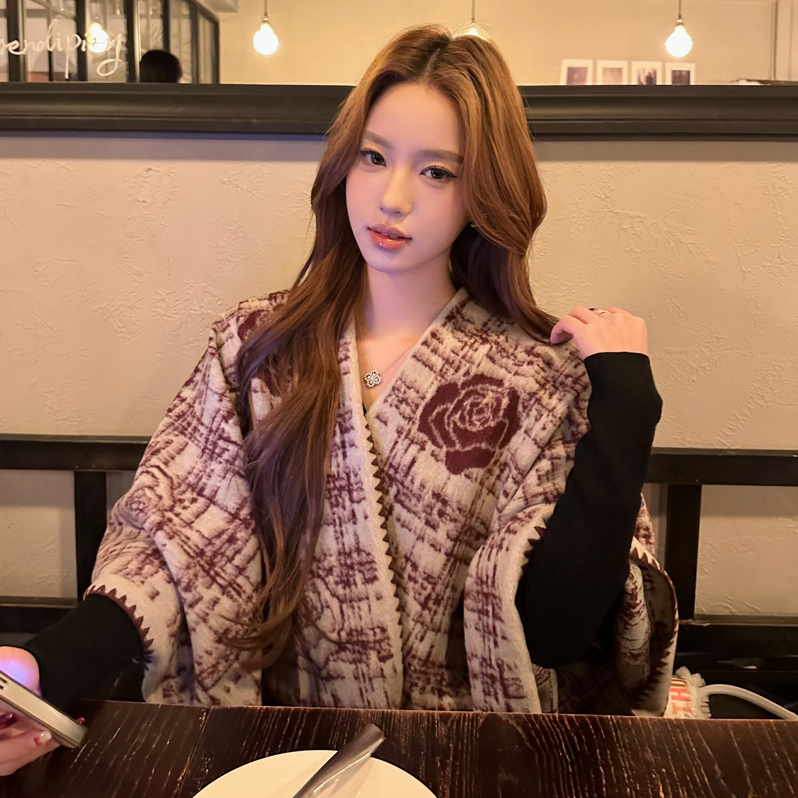 香颂千金法式高级感山茶花披肩