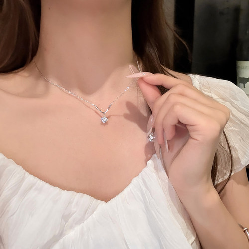 法式百搭精致小闪钻吊坠细项链~