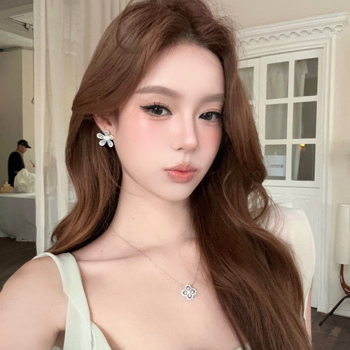 未闻花名早春甜美感花朵耳环