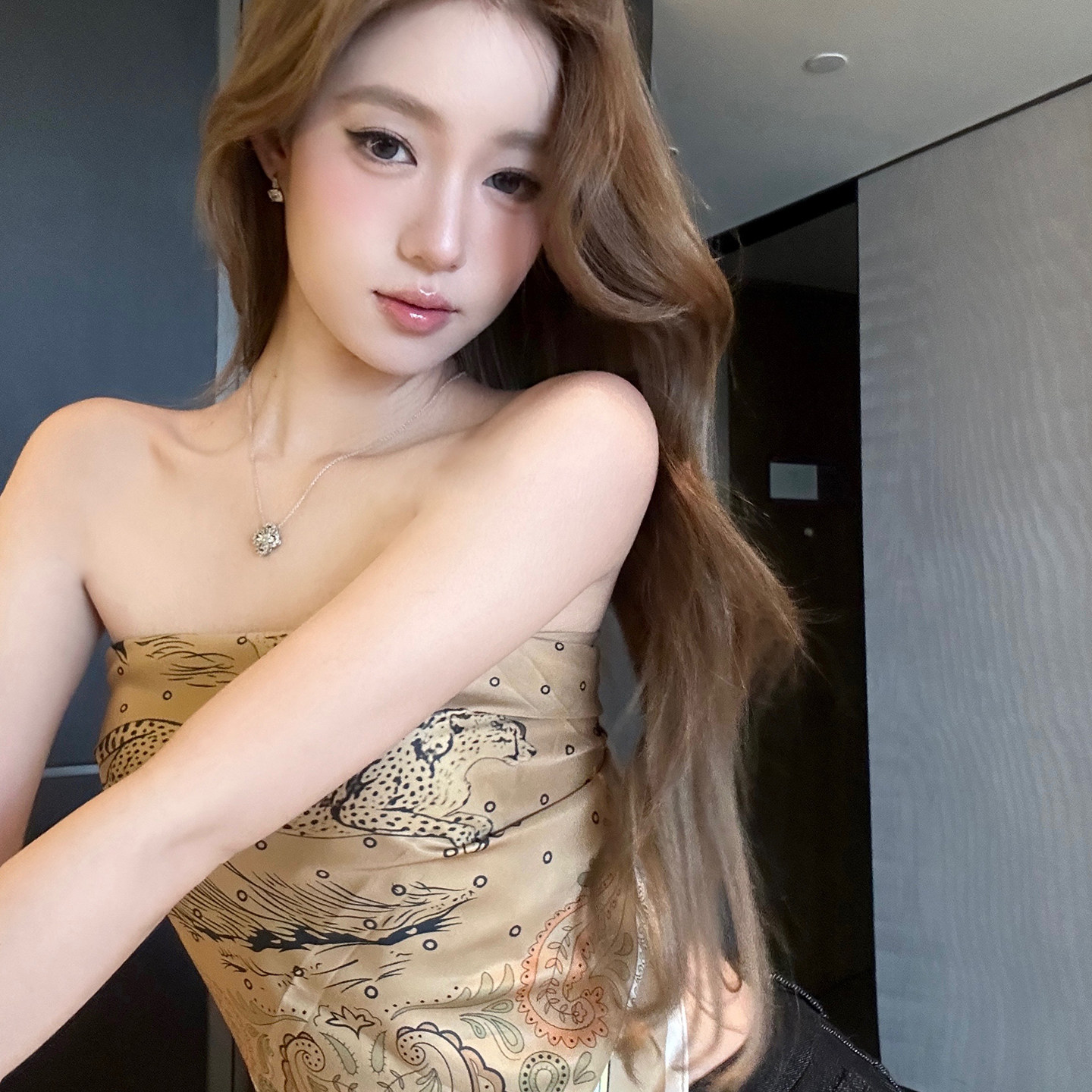 松弛巴厘岛复古印花抹胸丝巾图片