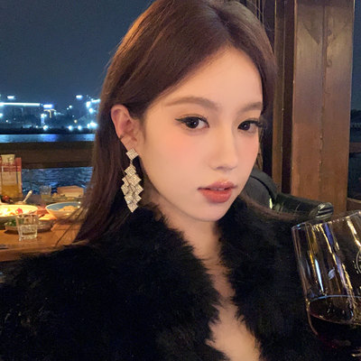 赫拉千金方钻流苏耳环