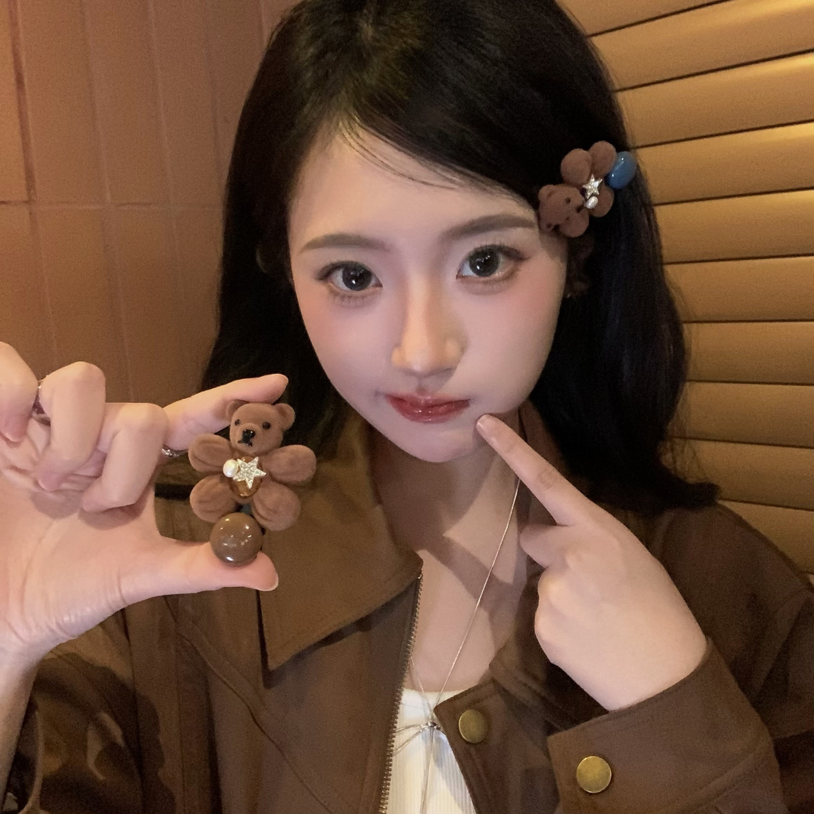 慵懒小熊!秋冬植绒镶钻小熊发夹