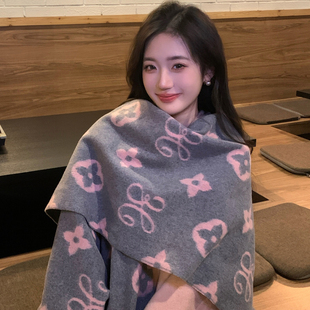 【蜜桃茶】昭和千穗 法式花朵字母流苏围巾披肩外搭保暖旅行出片