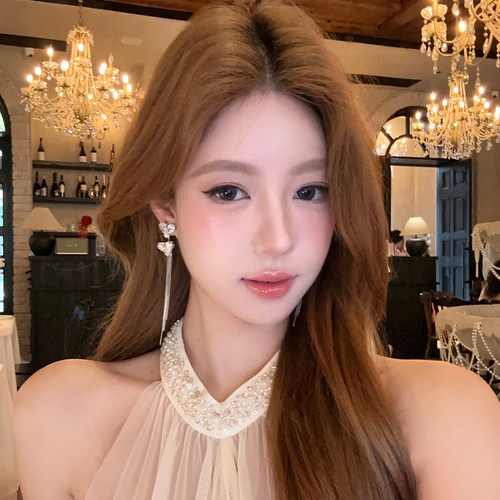清冷女主爱心闪锆流苏耳环