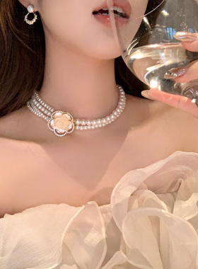 氛围奥黛丽重工山茶花珍珠项链