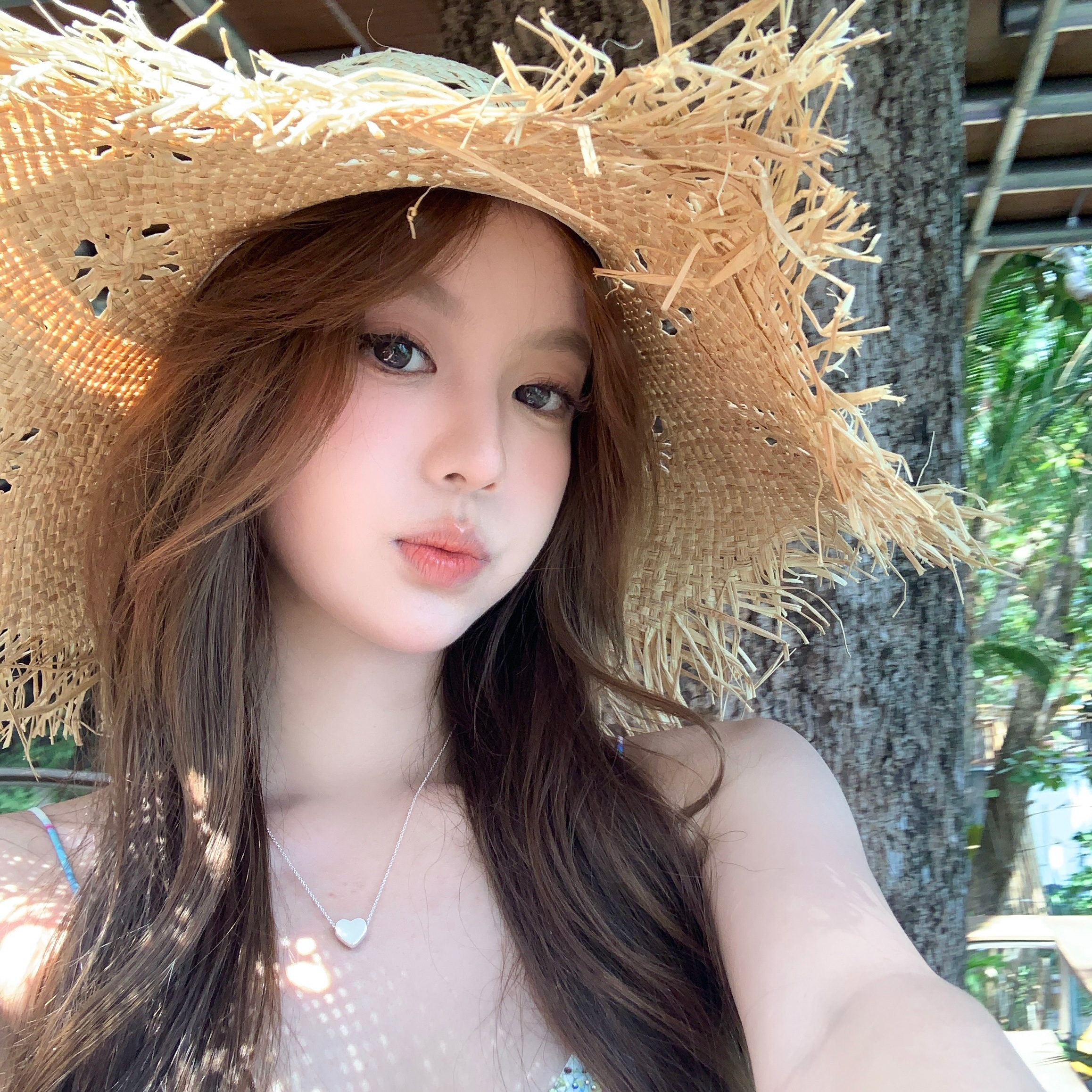 盛夏岛屿镂空编织草帽2025新款