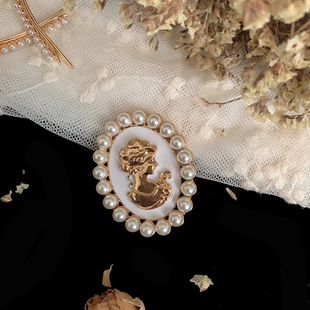 长笙间 特 复古法式雕花美人珍珠环绕 人物边框巴洛克超精致胸针