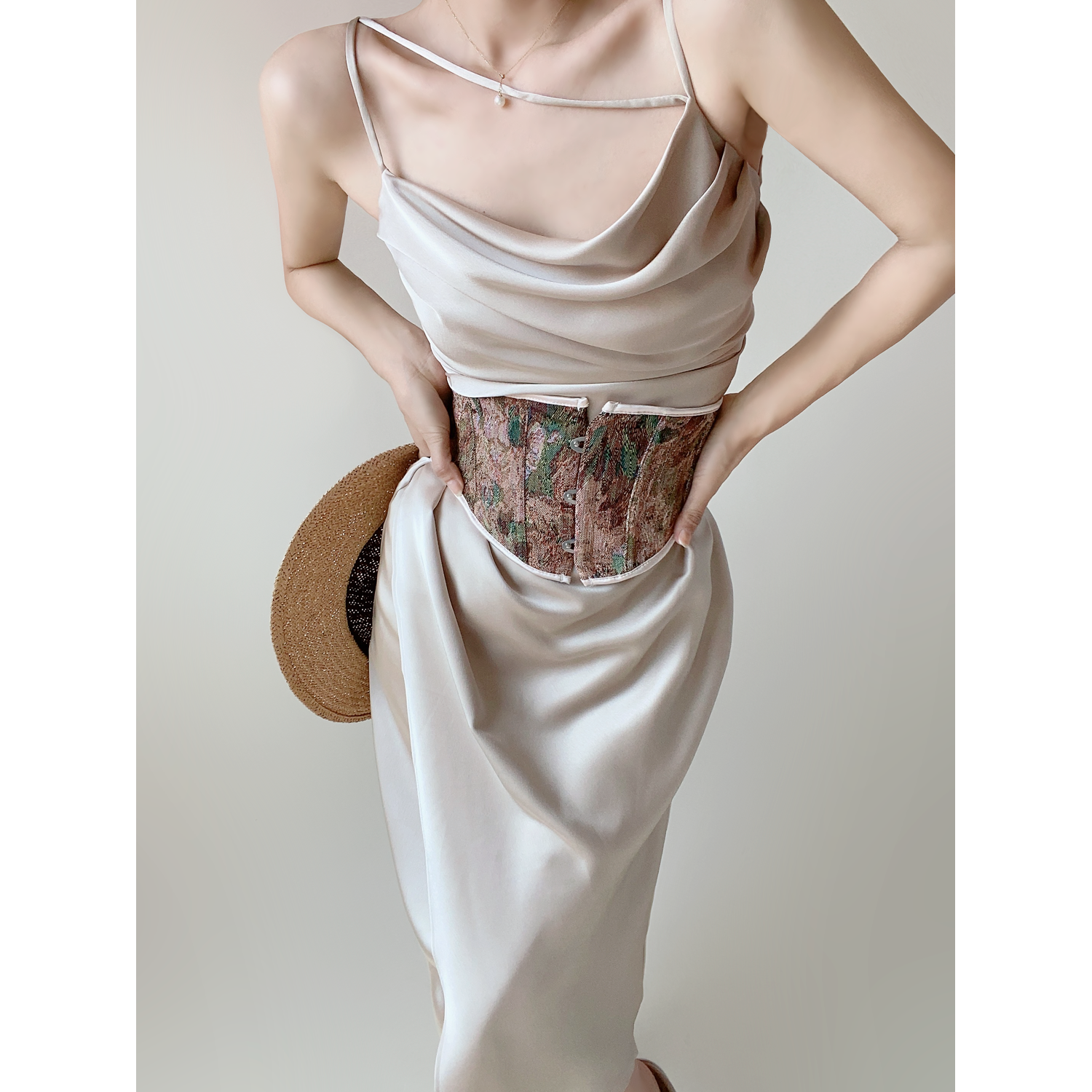 changsheng流觞 香槟色法式复古荡领醋酸吊带连衣裙鱼骨束腰长裙