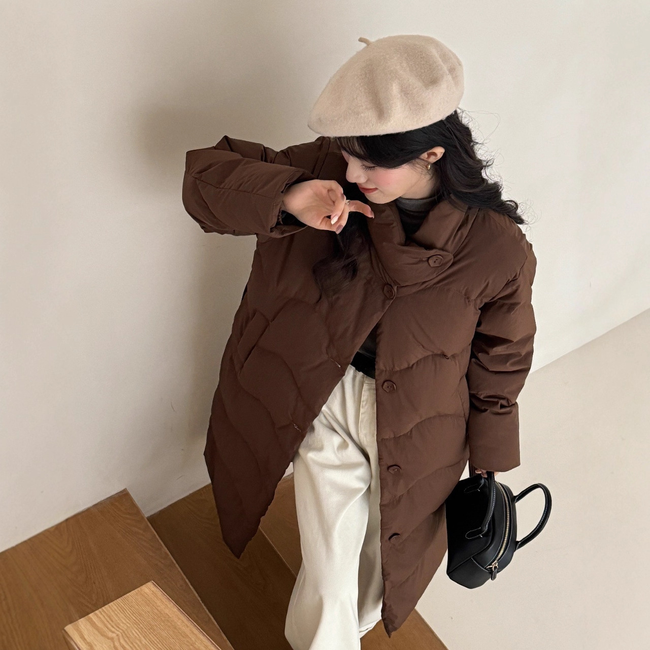 来此购 女士2025韩系设计感腰带款羽绒服长款冬季新款白鸭绒外套