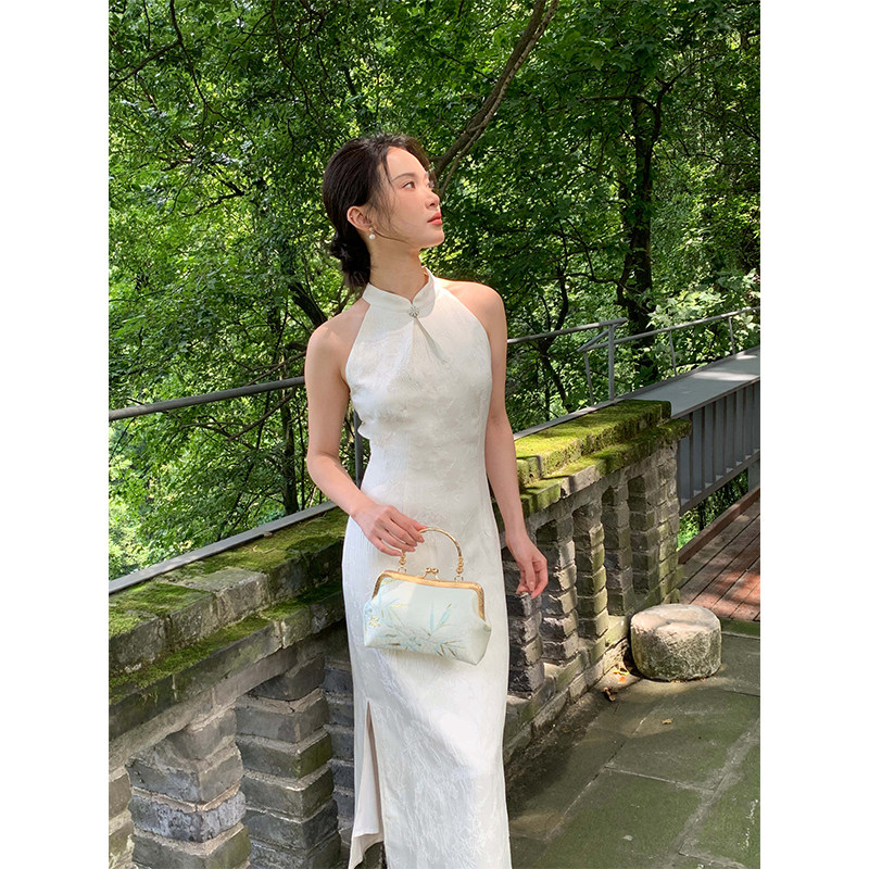 新中式挂脖露肩无袖气质连衣裙
