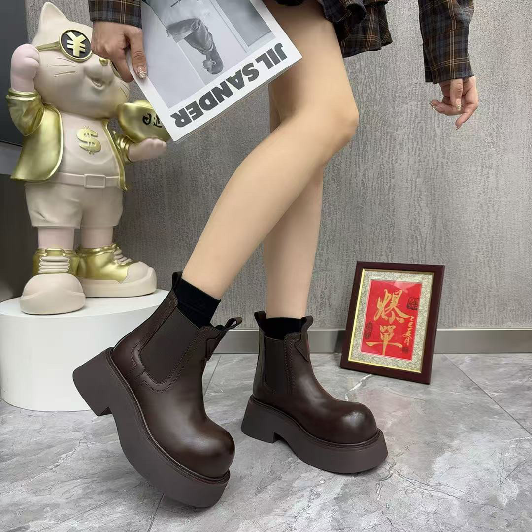 2025年新款厚底粗跟增高前拉链短靴女春秋冬百搭皮带扣马丁靴女
