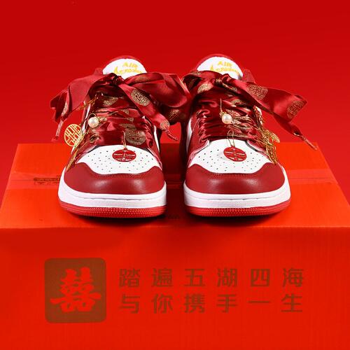 aj婚鞋秀禾服情侣款新娘子结婚红色订婚宴敬酒鞋平底du板鞋运动