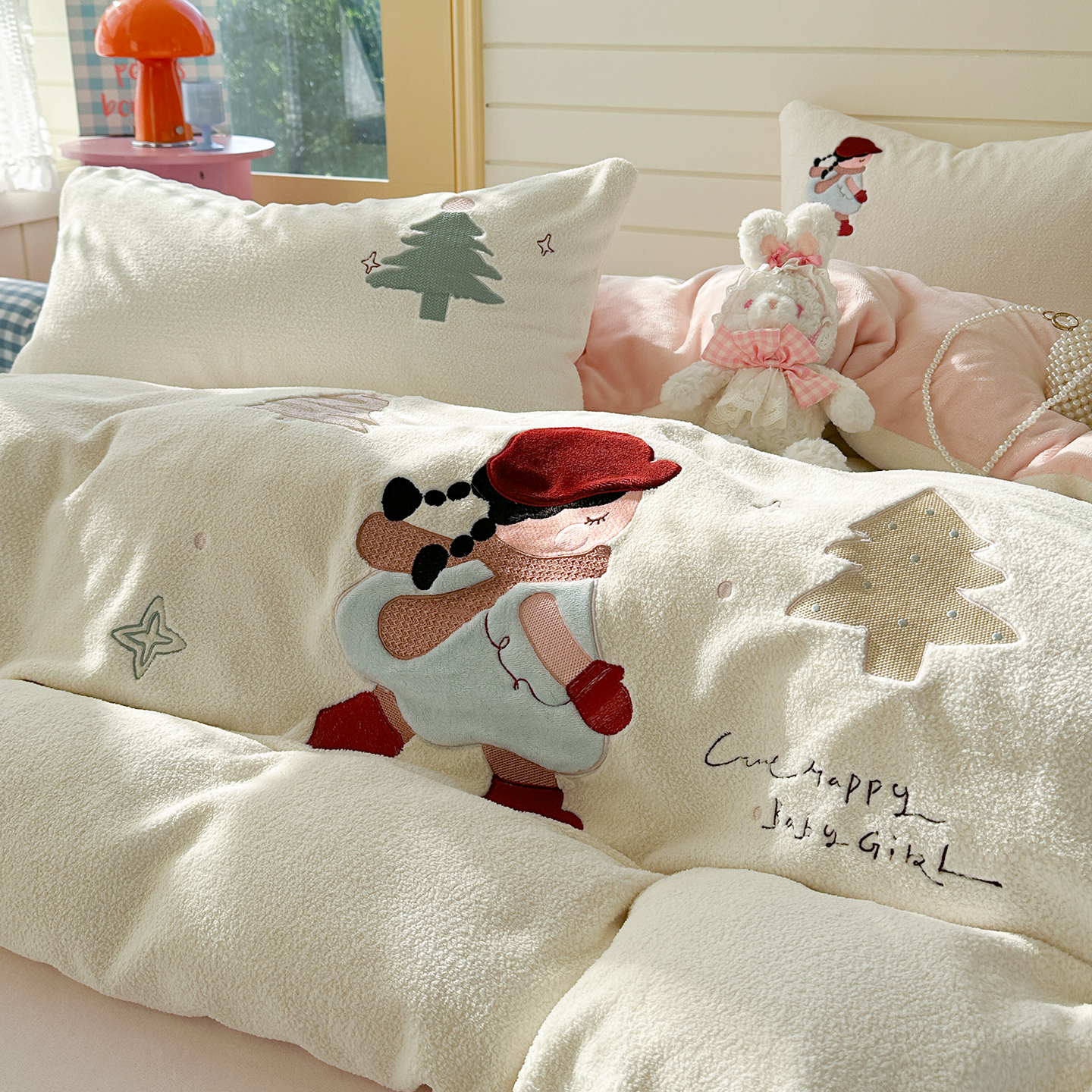 卡通可爱小女孩四件套牛奶绒床上用品米白色被套床单舒适加厚保暖