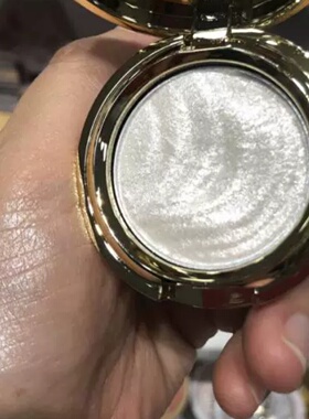 维妮小熊流金立体珠光单色眼影