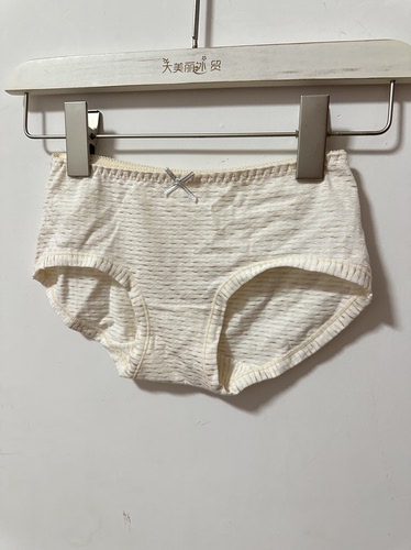 不退换/ 浅色内裤 小码 弹力 杏 夏季用颜色蛮合适