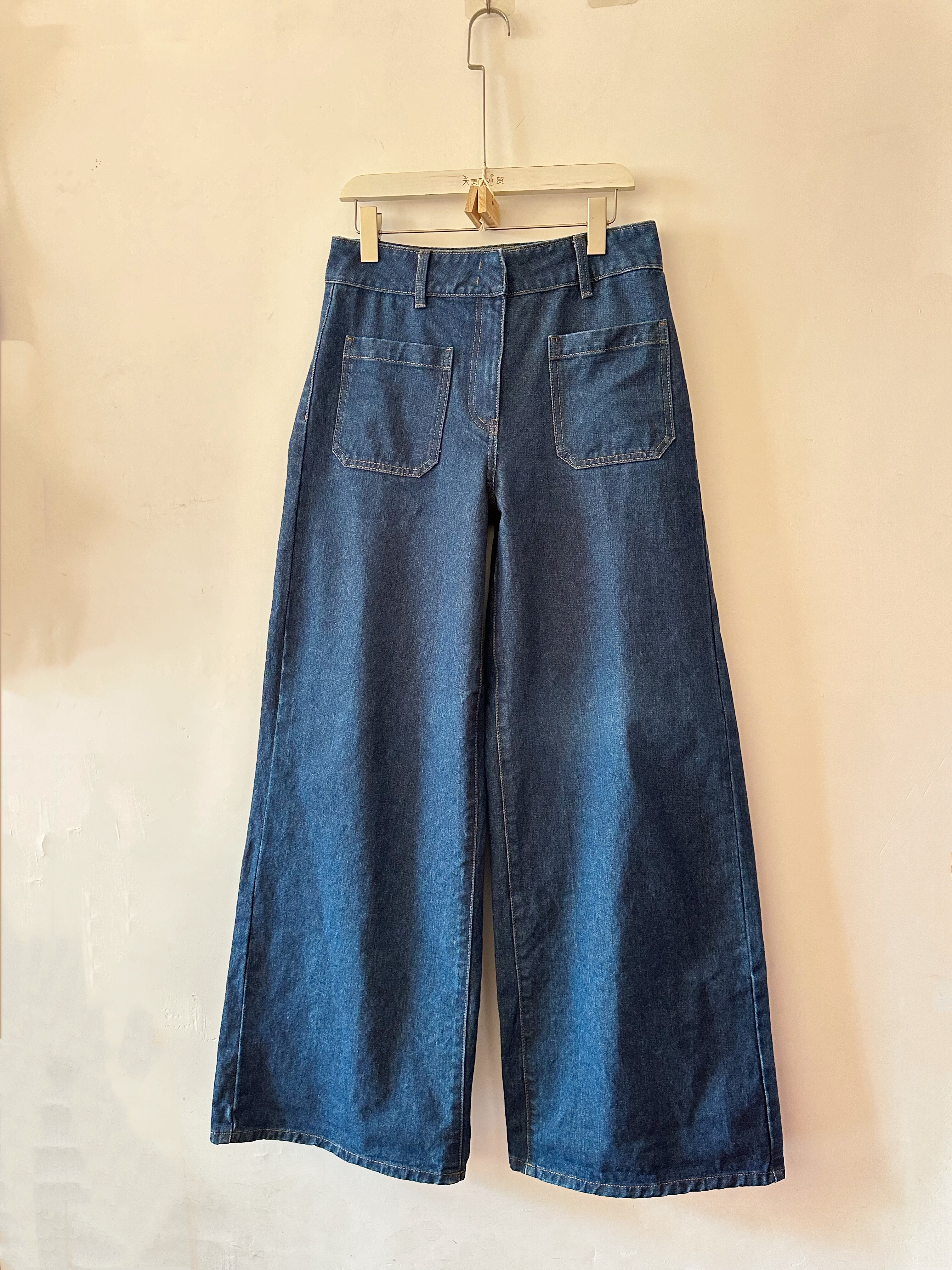蓝色中高腰 无弹力 厚实 微硬挺 直筒阔腿牛仔裤 拖地 春秋 质感