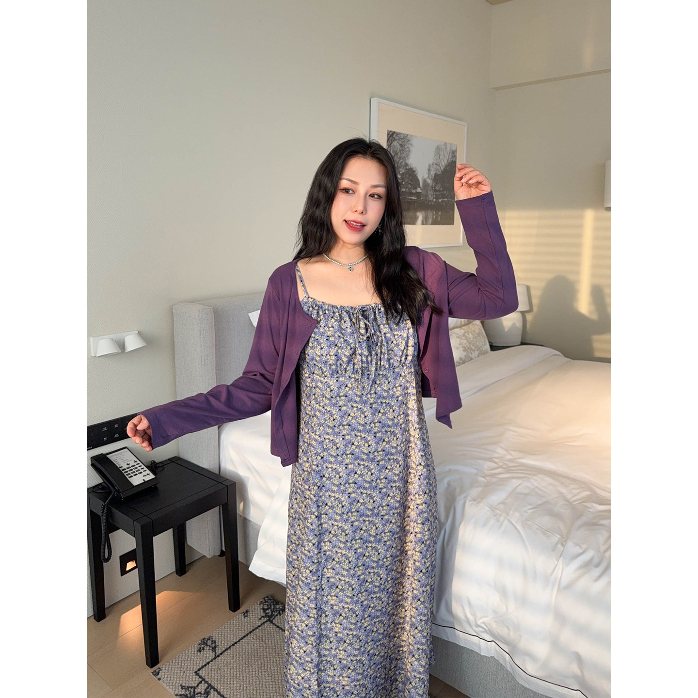 VOGANA戛纳家大码女装薰衣草紫显瘦短款开衫A字碎花吊带裙套装秋图片