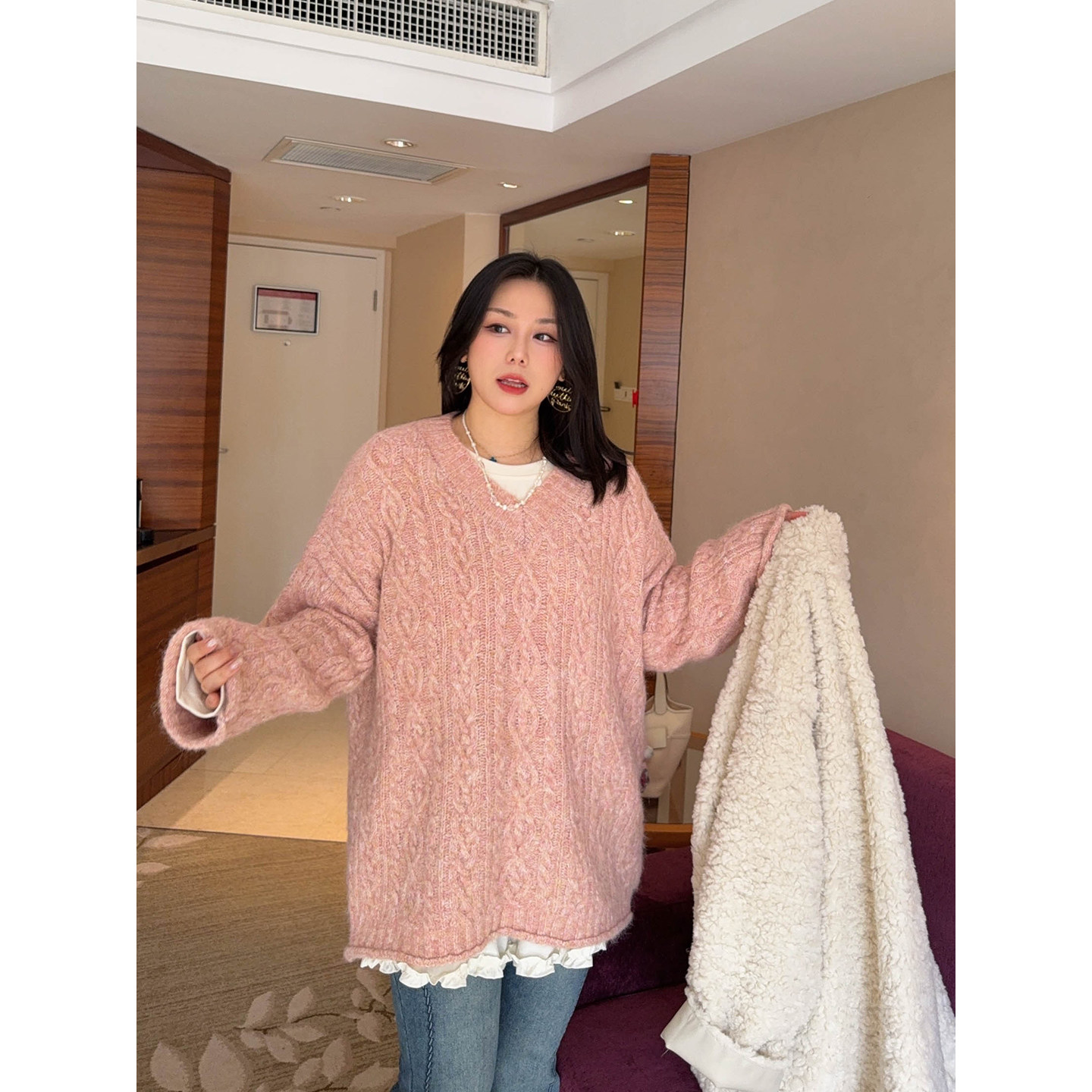 VOGANA戛纳家大码女装慵懒羊毛V领绞花毛衣冬加厚保暖针织衫上衣,女装/女士精品,大码内搭,淘宝优惠券,粉丝福利购,淘宝优惠卷