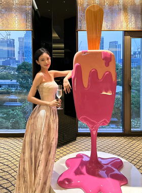 巨型雪糕雕塑冰淇淋模型商业街打卡美陈装饰玻璃纤维落地大摆件定