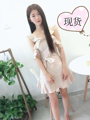 甜美荷叶边条纹吊带吊带连衣裙