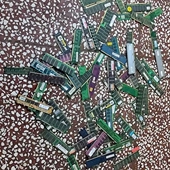 台式 机电脑坏报废旧内存条ROMDDR装 饰模型炼金材料