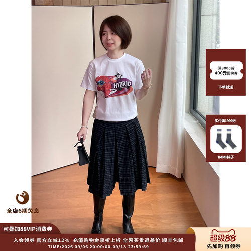 美少女印花圆领短袖T恤