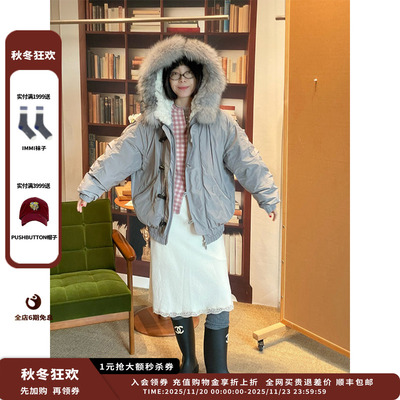 角扣连帽羽绒服角扣连帽羽绒服