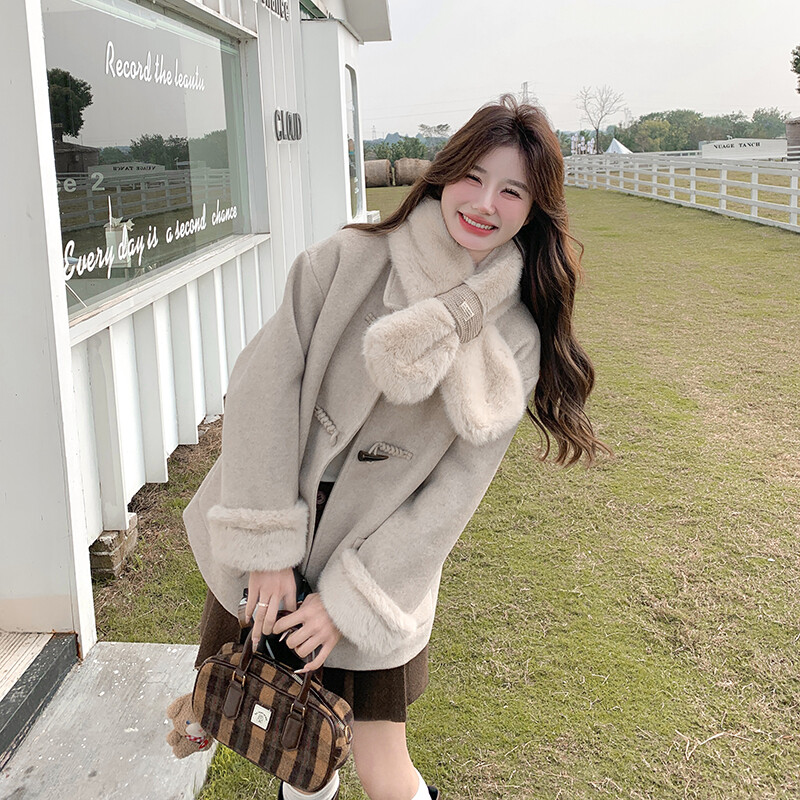 燕麦色高级感牛角扣毛呢外套女冬韩系气质呢子大衣6107P210K318