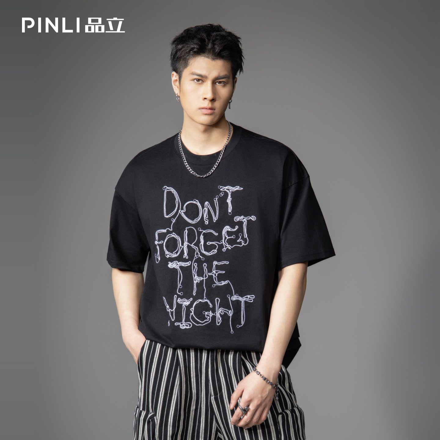 PINLI品立2026秋季新款男士潮牌圆领落肩袖字母绣花短袖T恤上衣潮图片