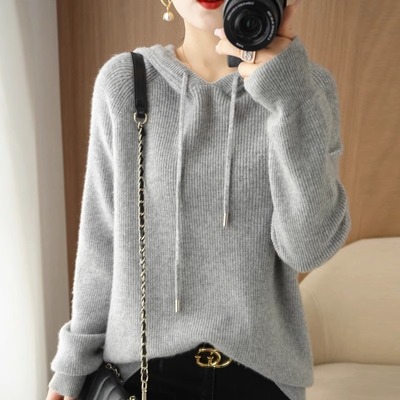 2025年冬季新款女连帽针织卫衣