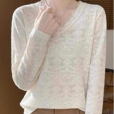 精纺羊毛高级感钉珠蕾丝拼接V领