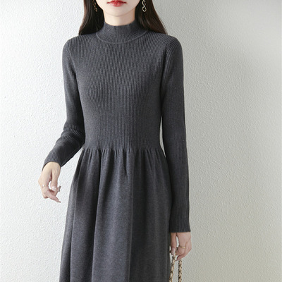 配大衣羊绒针织连衣裙女士2025冬季新款坑条半高领配大衣毛衣裙