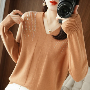 专柜商场撤回清仓捡漏国际大牌女装 减龄毛衣潮 气质烫钻V领针织衫