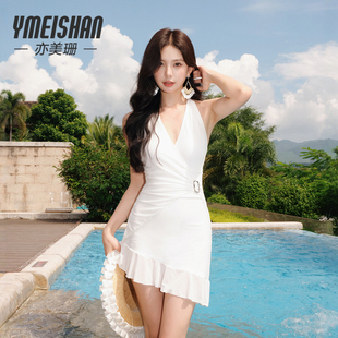 亦美珊2026新款 连体泳衣女高级感微胖遮肉显瘦绝美挂脖保守泡温泉