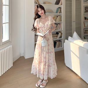 茶歇法式碎花露肩吊带连衣裙女2025夏季新款超仙绝美度假风长裙潮图片