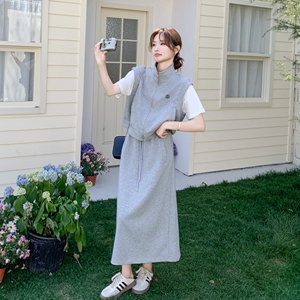 学院风休闲穿搭一整套女2025夏新款韩版宽松马甲开衫半身裙两件套,女装套装/套裙,浙宝239