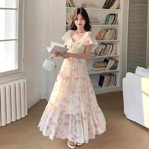 夏日绝美度假风露肩连衣裙女2025新款优雅富家千金感吊带碎花长裙图片