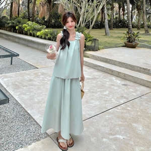 森系小清新套装裙女2025夏季新款超好看减龄无袖背心半身裙两件套图片