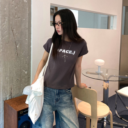 原创模糊印花修身正肩短袖t恤女
