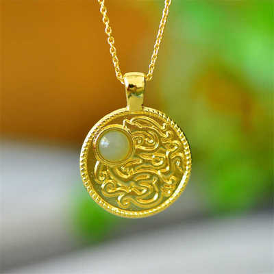 新疆锁骨链天然和田玉龙牌挂件