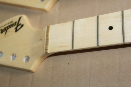 DIY Полуафинированная большая голова пианино головы кленовый кленовый пианино -шейка 21 -Распространенная яркая краска с медной подушкой для головы может настроить розовую доску пальцев