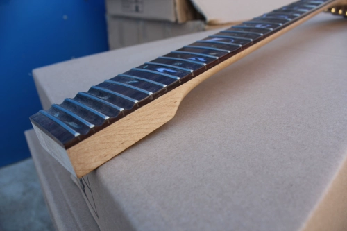 Fllyoung 7 Electric Guitare полупрофильные продукты пианино -шейка розовая плита