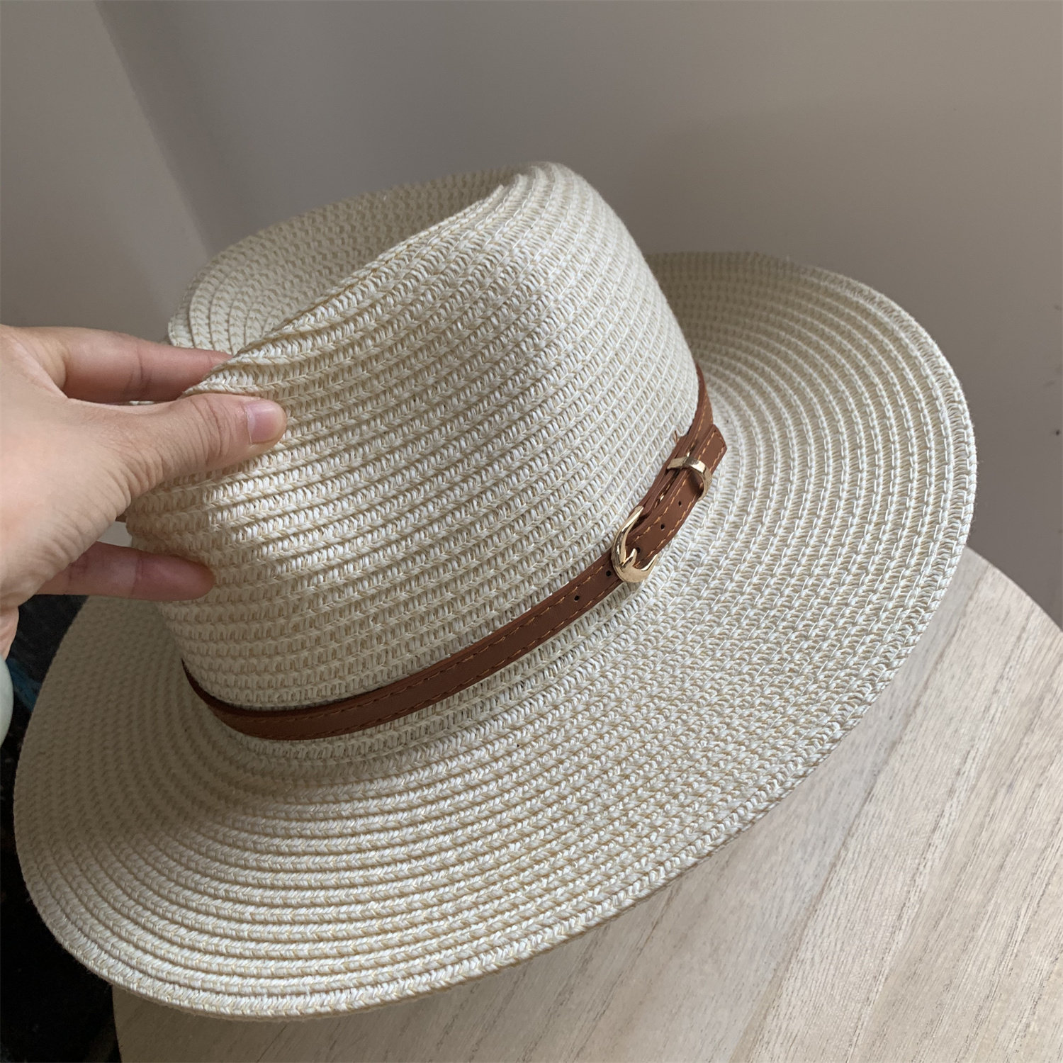 英伦皮扣白色草帽韩版夏天帽子潮女时尚百搭遮阳帽防晒太阳帽礼帽
