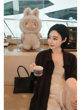 桑蚕丝V领背心自带凉感