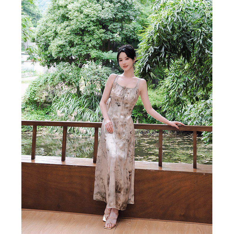 NANASTORE吊带连衣裙女2024春季新款无袖裙子宽松收腰T恤中长裙